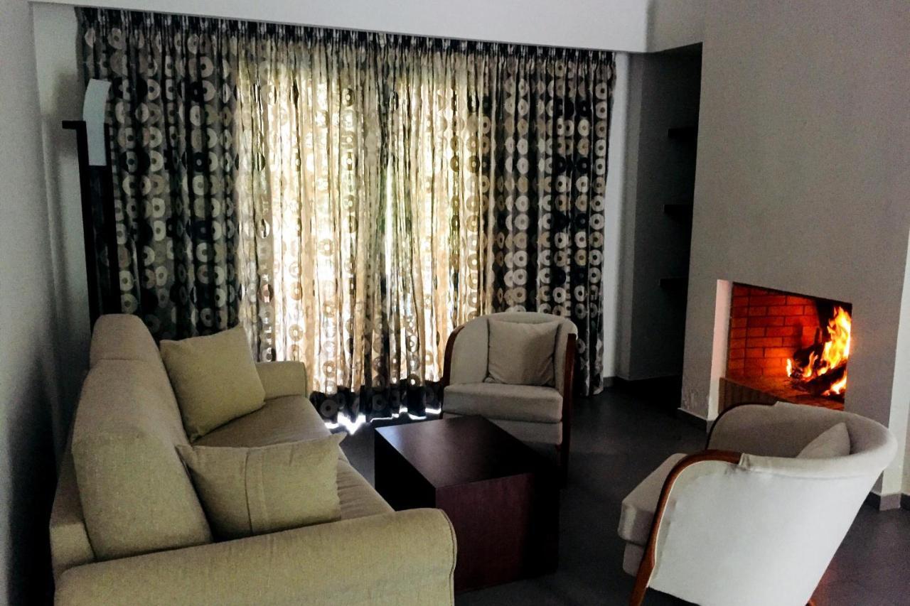 Kymi Palace Luaran gambar